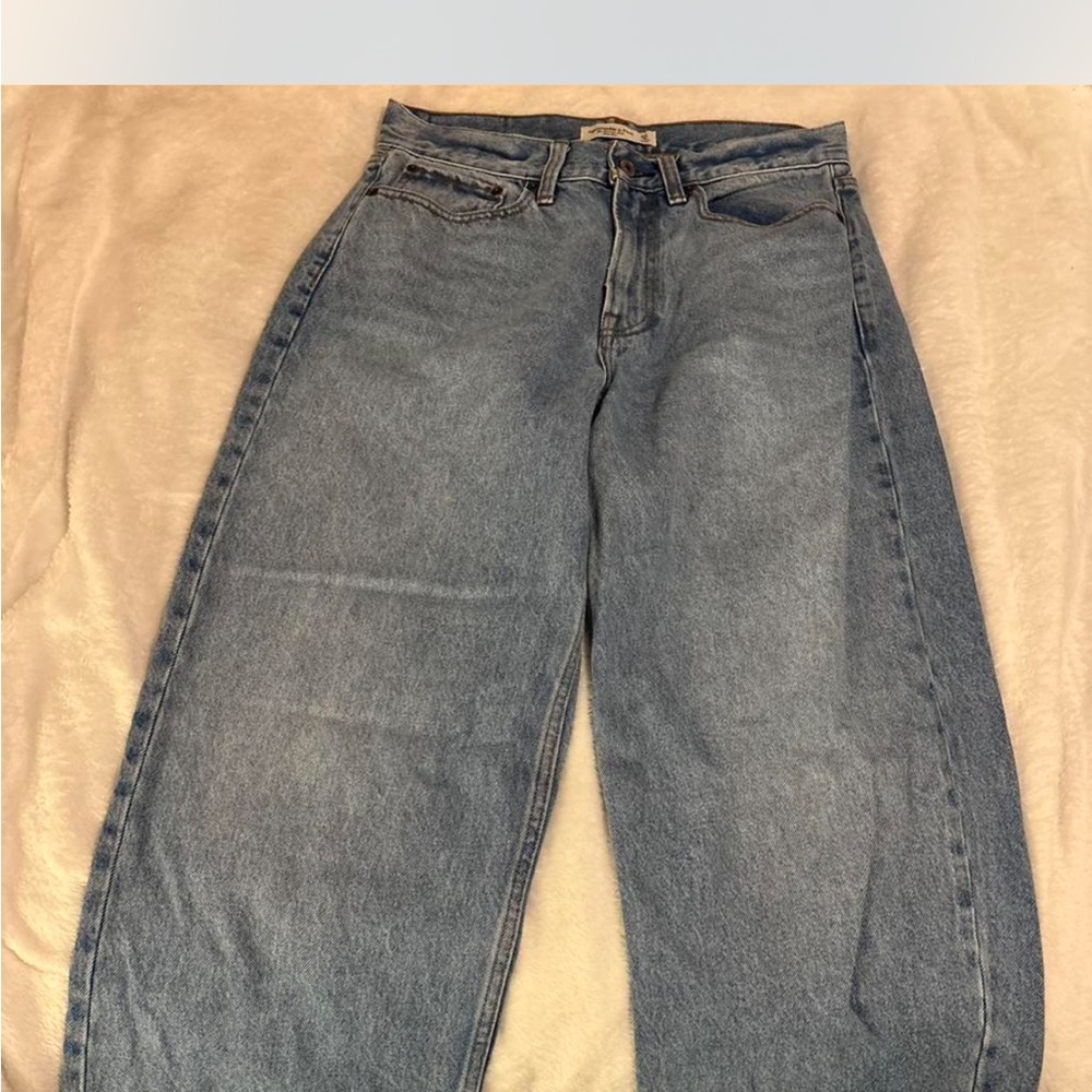 Abercrombie & Fitch Light Blue Slouchy Jeans - Picture 4 of 5